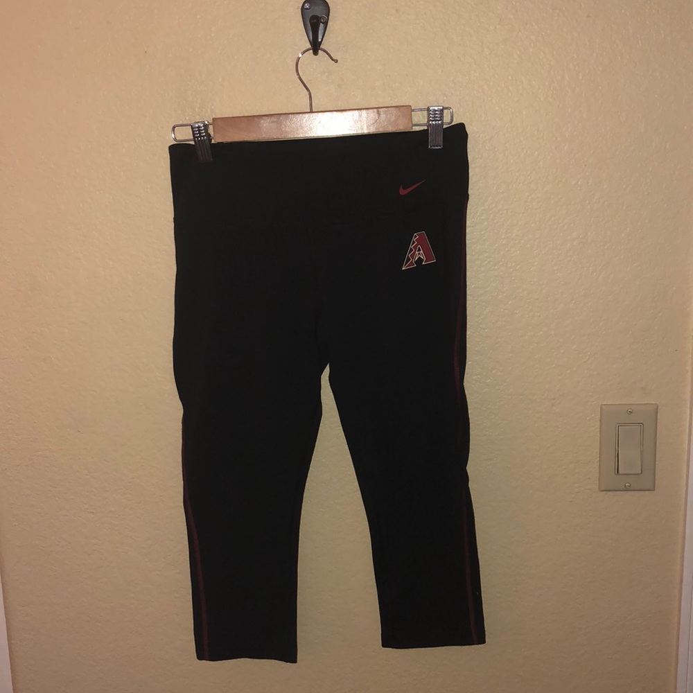 Small Nike AZ Diamond Back Capri legging MLB